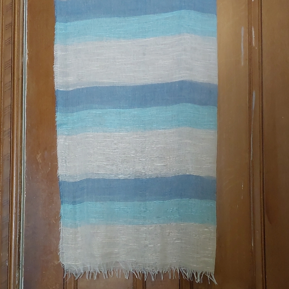 Elegant Blue and Cream Striped Scarf